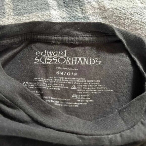 Edward Scissorhands and Linkin Park shirt bundle - Picture 2 of 4